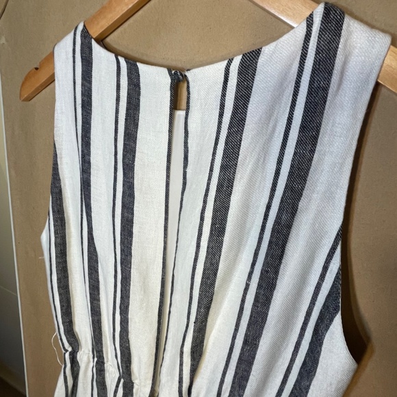 Linen Sleeveless Jumpsuit - Picture 7 of 16